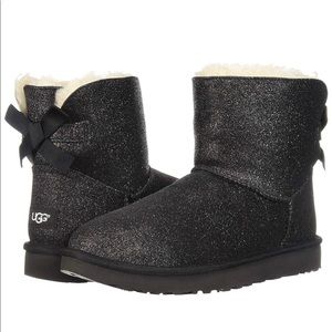 ✴️NEW UGG Women’s Mini Bailey Bow black glitter 10